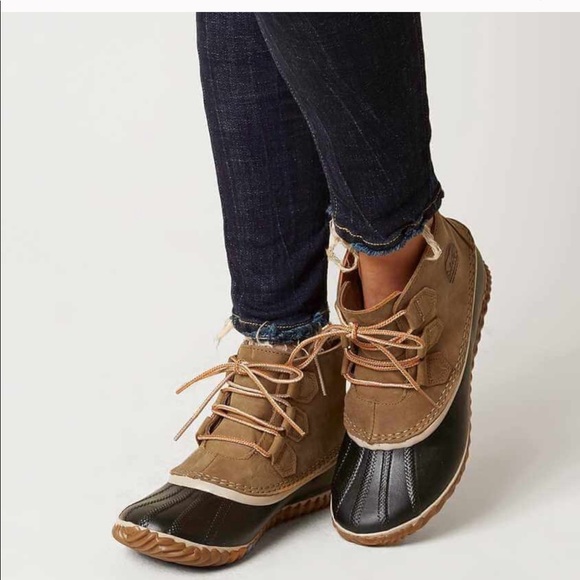 Sorel Shoes - Sorel Tan and Black Winter Boots
